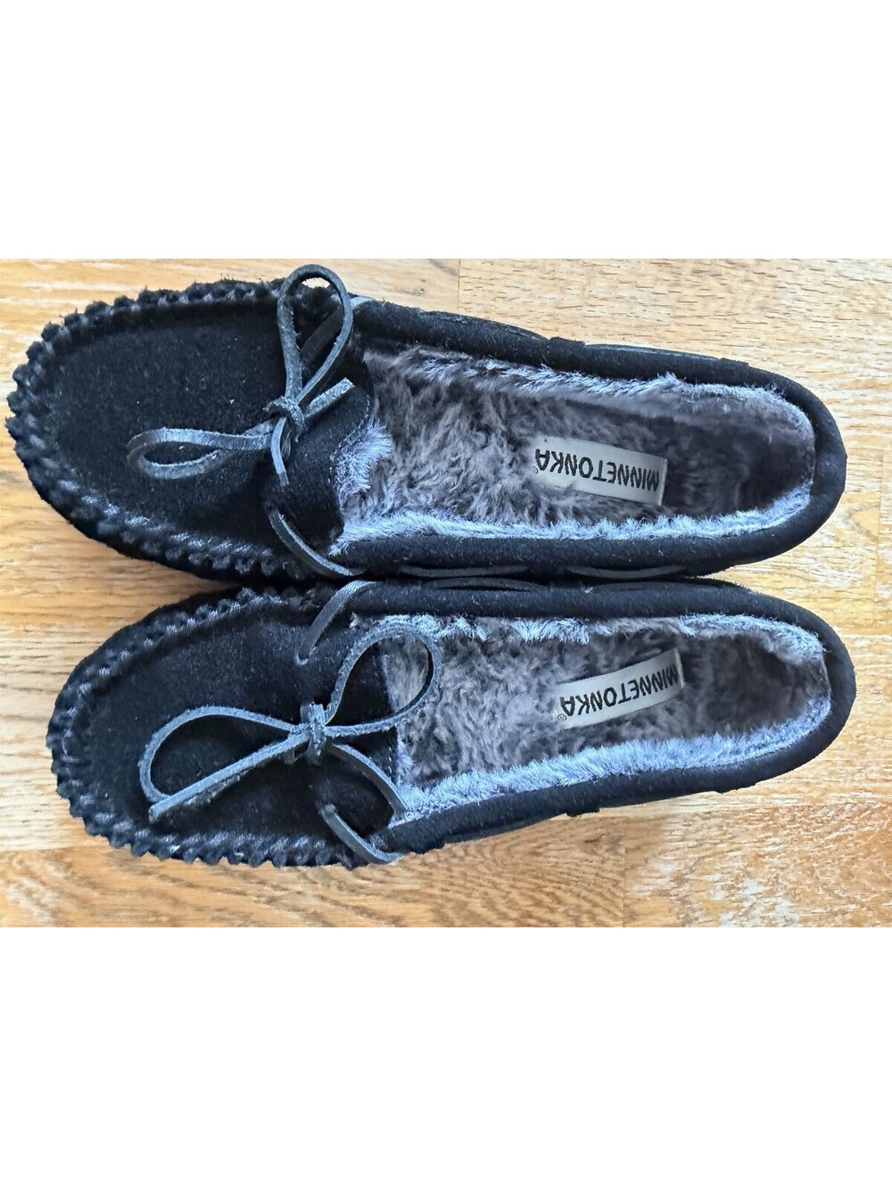 Minnetonka Women's Cally Moccasin Casual Cozy Black Suede 8